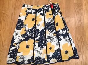 Tease Women's Floral Pleated A-Line Skirt Yellow / Navy Size M